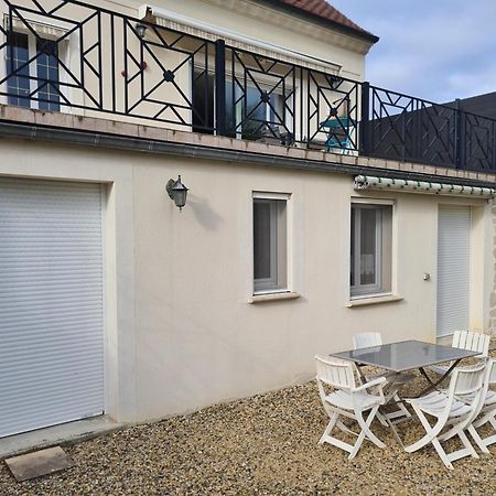 Chez Jaja Et Phiphi Apartment Bourg-et-Comin Exterior photo